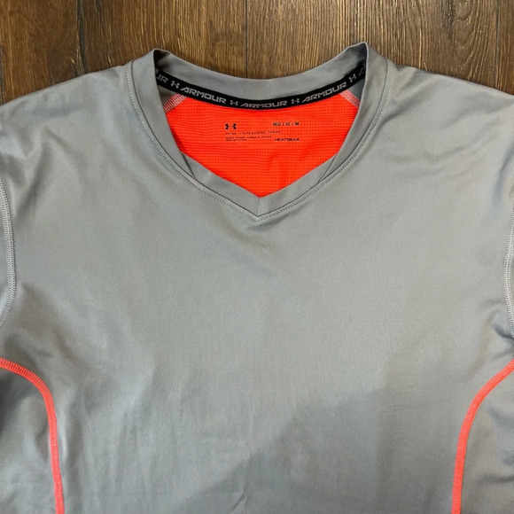 Under Armor fitted short sleeve tee SZ MED - Picture 2 of 6